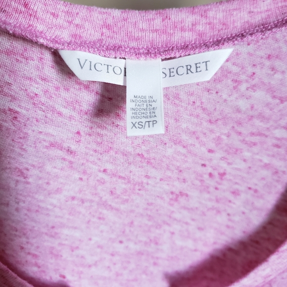 Victoria's Secret Tank with V-Neck Cutout - Picture 4 of 6